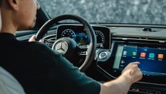 Новите коли стават по-трудни за каране заради екраните