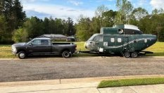 Най-лудият кемпер е направен от стар хеликоптер