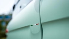 Полиция конфискува 134 Fiat-а заради италианското знаме