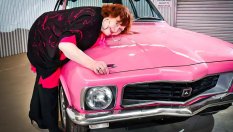 Откраднато преди 28 години розово купе беше върнато на собственичката