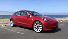 Вижте как Tesla Model 3 Performance ускорява до 262 км/ч