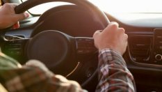 Четири полезни упражнения по време на шофиране