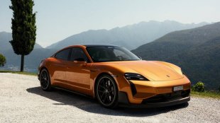 Porsche се отказва от основния си електрически модел