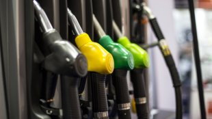 Милиардер отвори бензиностанция, на която горивото е 80 цента