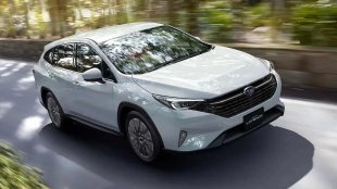 Subaru показа хибридно комби с разход 5,3 л/100 км 