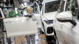 Volkswagen готви нова вълна съкращения - още 12 000 работни места