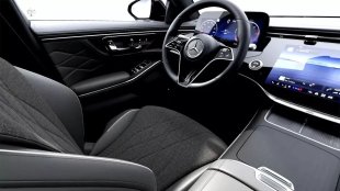Mercedes иска близо 2000 евро за седалки от плат