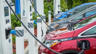 Те инвестираха милиони в електромобили. Сега са заплашени от фалит