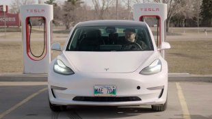 Колко от пробега си губи Tesla Model 3 за 610 000 км