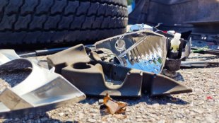 Проучване: Търсенето на музика в колата може да ви убие