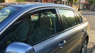 В Италия вече глобяват за отворен прозорец на паркирана кола