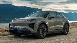 Porsche пусна най-мощния сериен модел в историята си