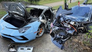 Сблъсък унищожи две суперколи на Lamborghini 