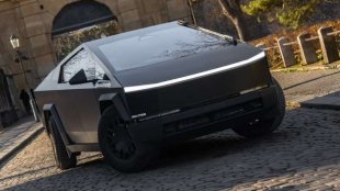 Tesla Cybertruck е забранен в Европа, но има решение на проблема
