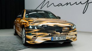 Mercedes-Benz S-Class получава 2700 нови части