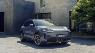 Porsche продължава да страда и вината не е на електромобилите