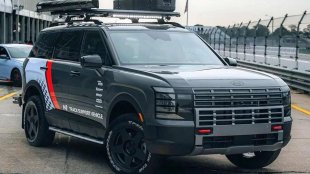 Hyundai направи уникален състезателен SUV
