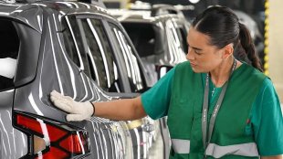 Заводите на Dacia и Ford затвориха заради пресъхващия Дунав