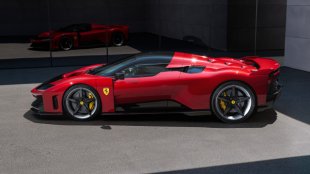 Ferrari предлага странна идея за защита на хората в колата