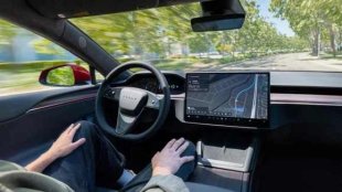 Абсурден въпрос активира автопилота на Tesla в Европа