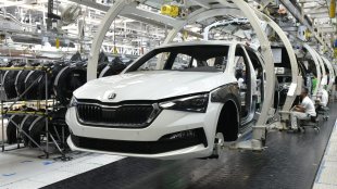 Volkswagen нареди и на Skoda да замрази заплатите