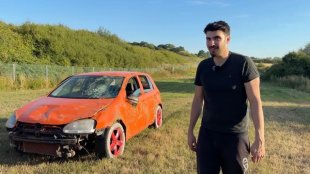 VW Golf V беше унищожен по брутален начин