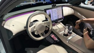 Бутоните се завръщат: Китай променя правилата, а Audi - интериора