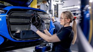 Mercedes ще затвори завод, ако работниците откажат извънреден труд