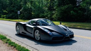 Единственото по рода си Ferrari Enzo отива на търг