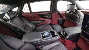 Lexus променя представите за релакс в автомобила