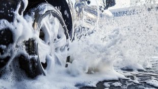 Какво заплашва колата след автомивка в студено време?
