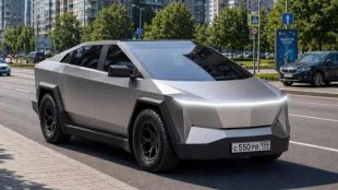 В Русия пускат копие на Tesla Cybertruck за 105 000 долара