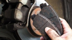 Керамични или полуметални: кои спирачни накладки са по-подходящи?