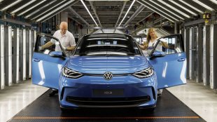 Нов план на Volkswagen - вместо да произвежда коли, ще ги разглобява