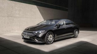 Обновеният Mercedes EQS се хвали с рекорден пробег