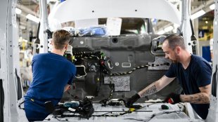 Stellantis дава европейските си фабрики на китайци