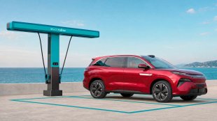 BYD официално представи Atto 8, който се зарежда за 9 минути