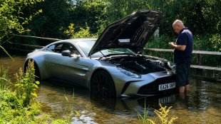 Шофьор удави нов Aston Martin Vantage от глупост