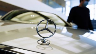 Mercedes-Benz се връща на пазара на таксита в Германия