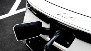 Най-здравата батерия за EV след 100 000 км не е на Tesla