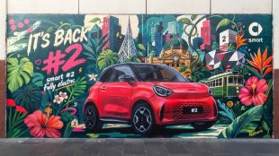 Графити по цял свят разкриха Smart #2 преди премиерата му
