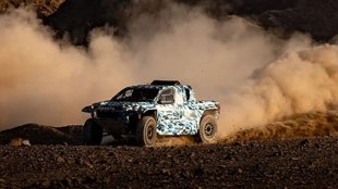 Toyota изпраща водороден Hilux на Дакар 