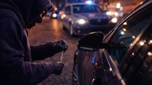 Крадците сменят тактиката: колите изчезват завинаги