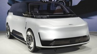 Geely представи роботизирано такси