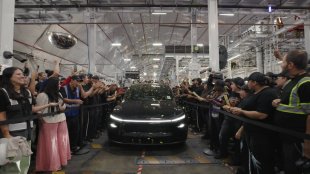 Tesla първа достигна 10 милиона електромобила