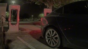Шофьор тества аварийната система на Tesla в реалния свят