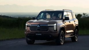 Mitsubishi Pajero се завърна, за да се изправи срещу Toyota Land Cruiser