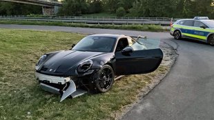 Мистериозен шофьор заряза ново Porsche 911 GT3 след катастрофа