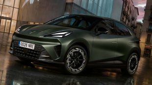Най-малката Cupra дебютира с 450 км пробег и 226 конски сили
