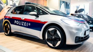 Полицията в Австрия се отказва електрическите си коли